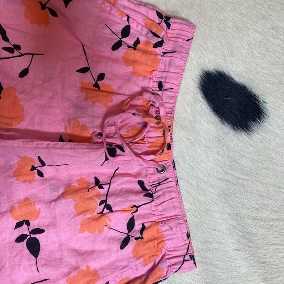 Cynthia Rowley women's linen shorts with a floral print - Picture 4 of 8